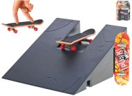 Skateboard 9,5cm kov s rampou na kart�