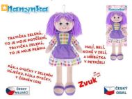 Panenka Nanyka fialov�, mluv� a zp�v�